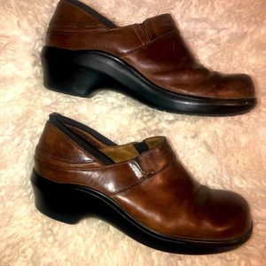 Ariat clogs brown leather